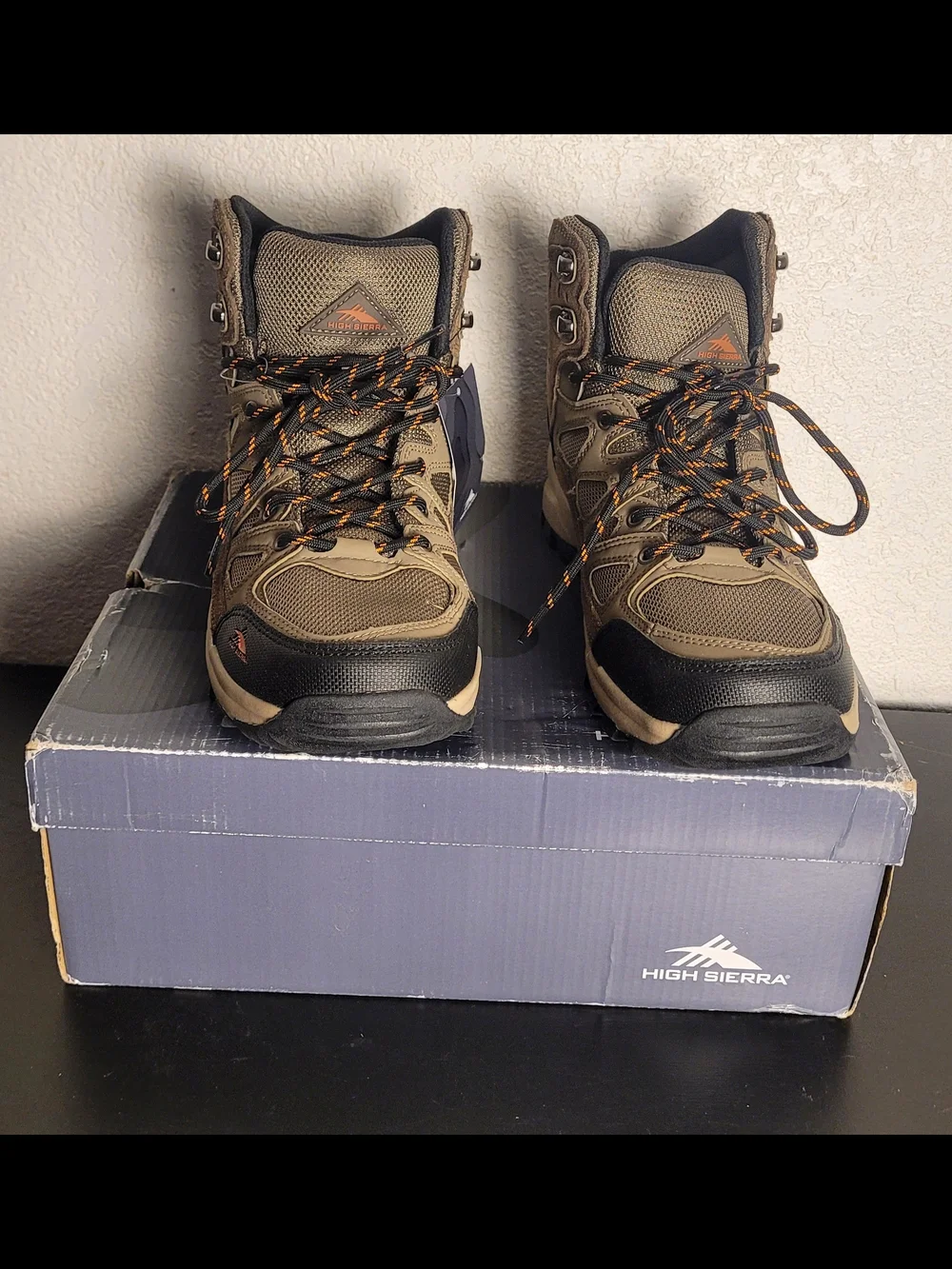 New High Sierra Style Rockford Mens Hiker Boots Size 10 Taupe